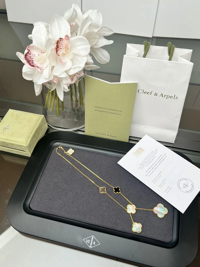 FlexibleFit Vca Necklaces 254944
