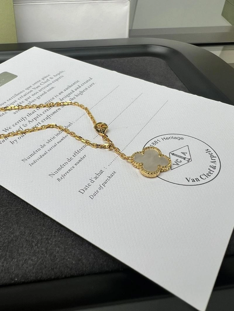 FlexibleFit Vca Necklaces 254944