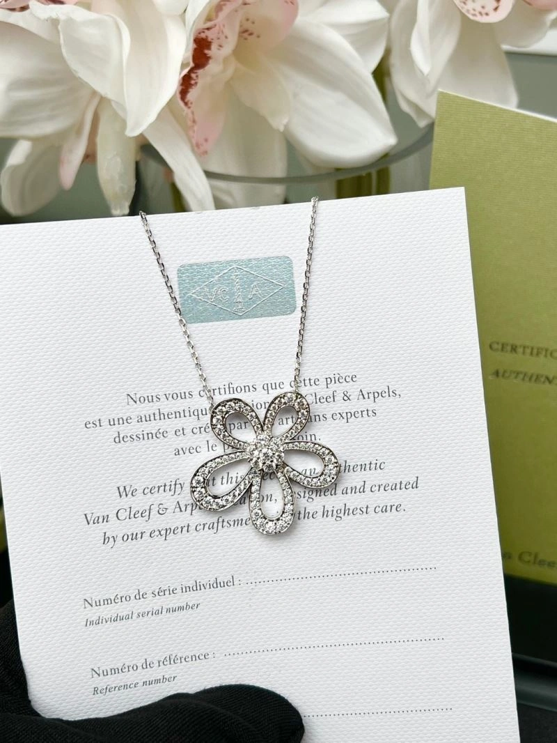 Supportive Vca Necklaces 254946
