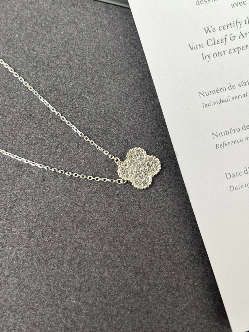 Vca Necklaces WaterResistant 254935