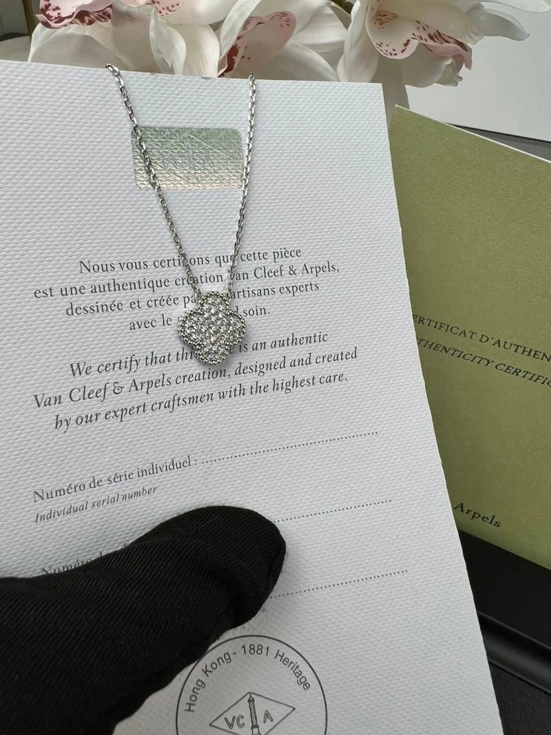 Vca Necklaces WaterResistant 254935