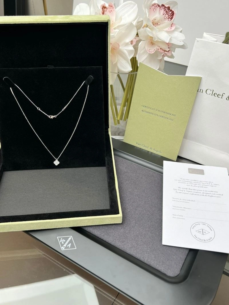 Vca Necklaces MoistureWicking 254934