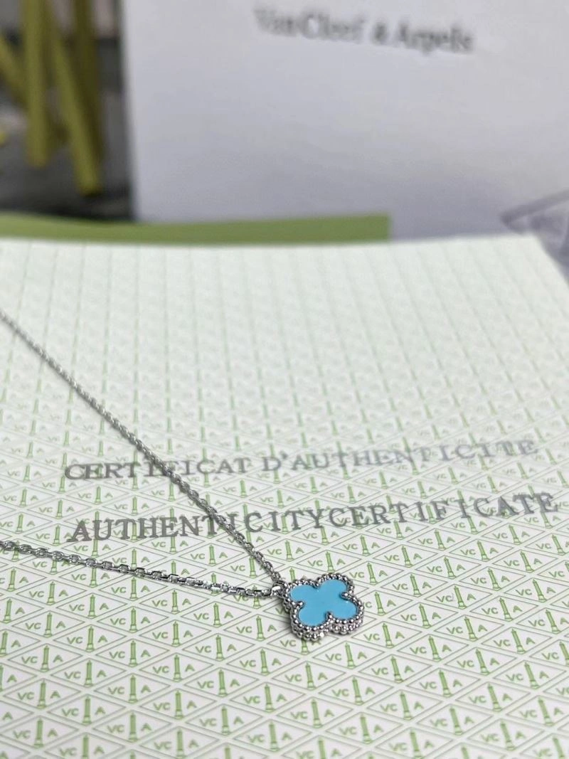 Flexible Vca Necklaces 254933