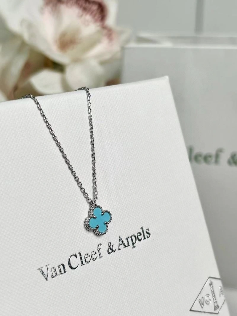 Flexible Vca Necklaces 254933