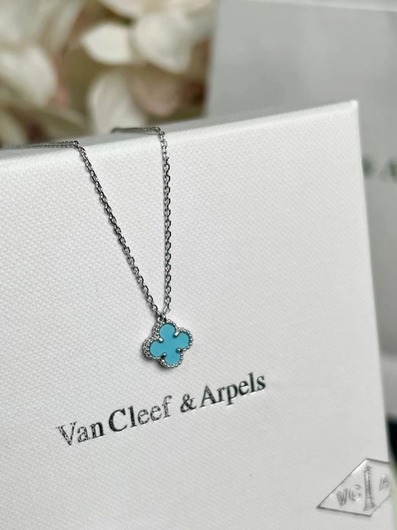 Flexible Vca Necklaces 254933