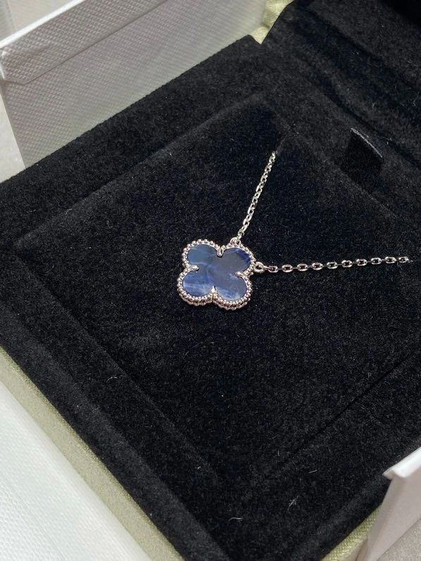 Lightweight Vca Necklaces 254913