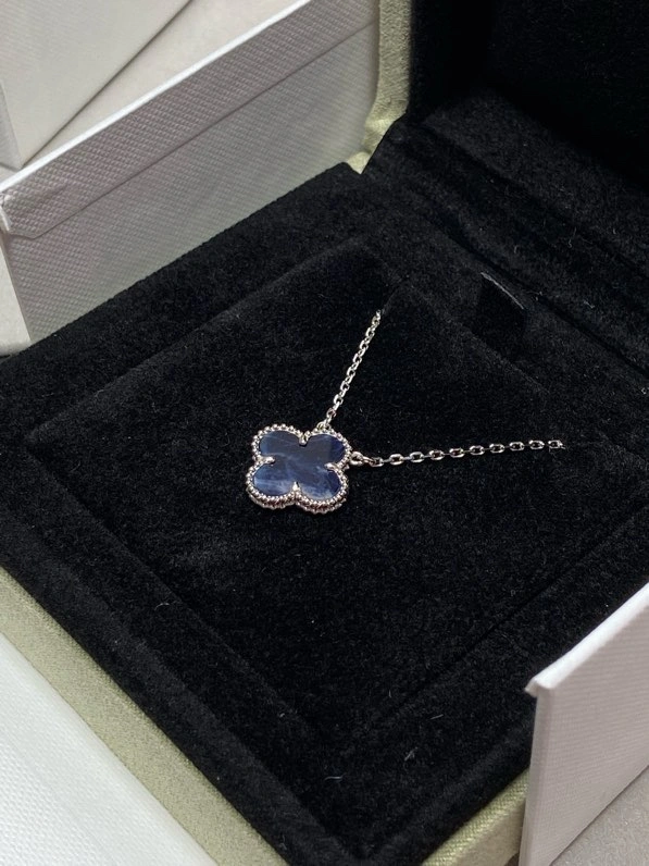 Lightweight Vca Necklaces 254913