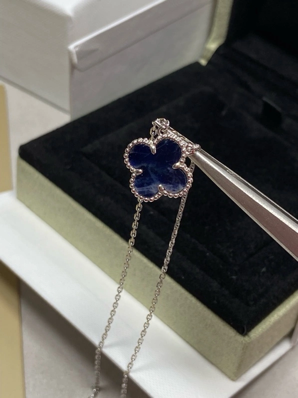 Lightweight Vca Necklaces 254913