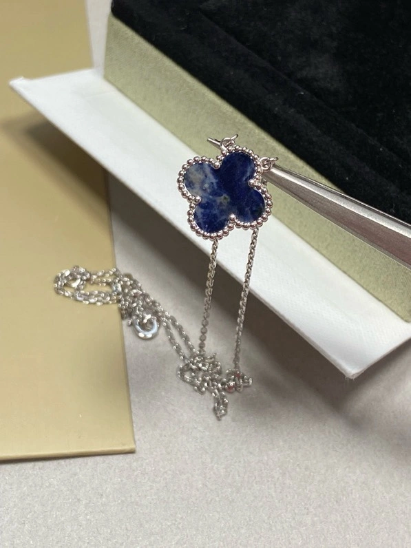 Lightweight Vca Necklaces 254913