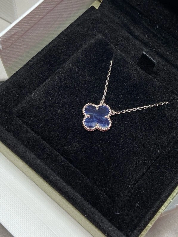 Lightweight Vca Necklaces 254913