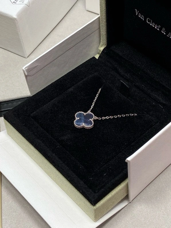 Lightweight Vca Necklaces 254913