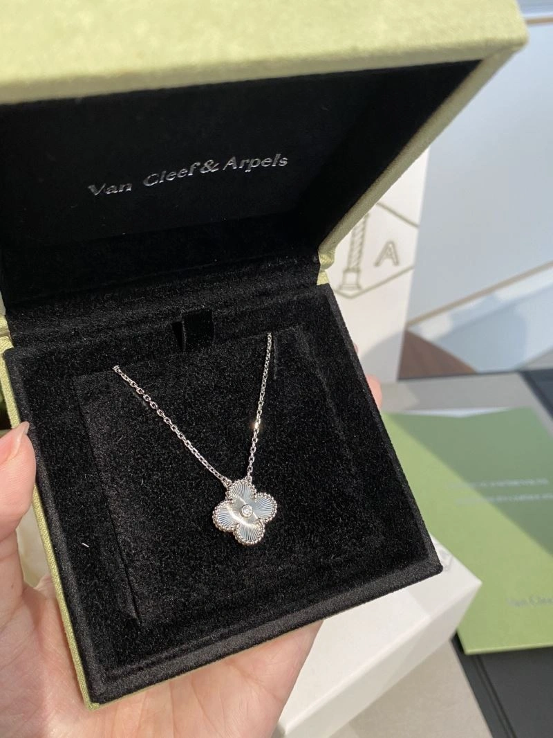 Vca Necklaces ComfortFit 254011