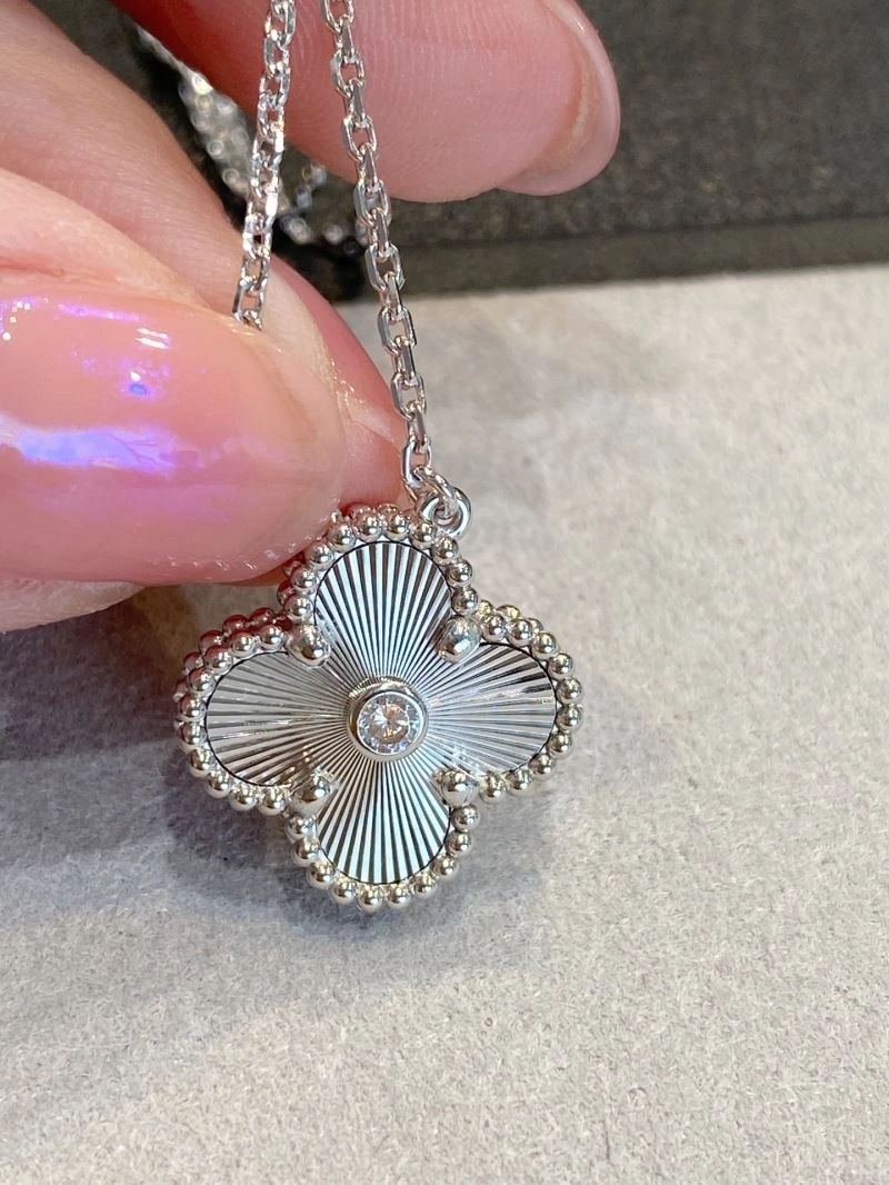 Vca Necklaces ComfortFit 254011