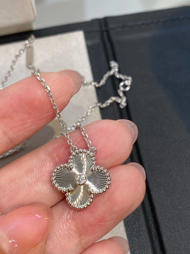 Vca Necklaces ComfortFit 254011