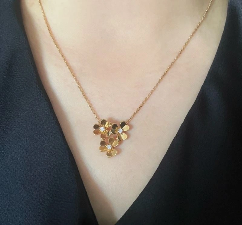 Functional Vca Necklaces 254908
