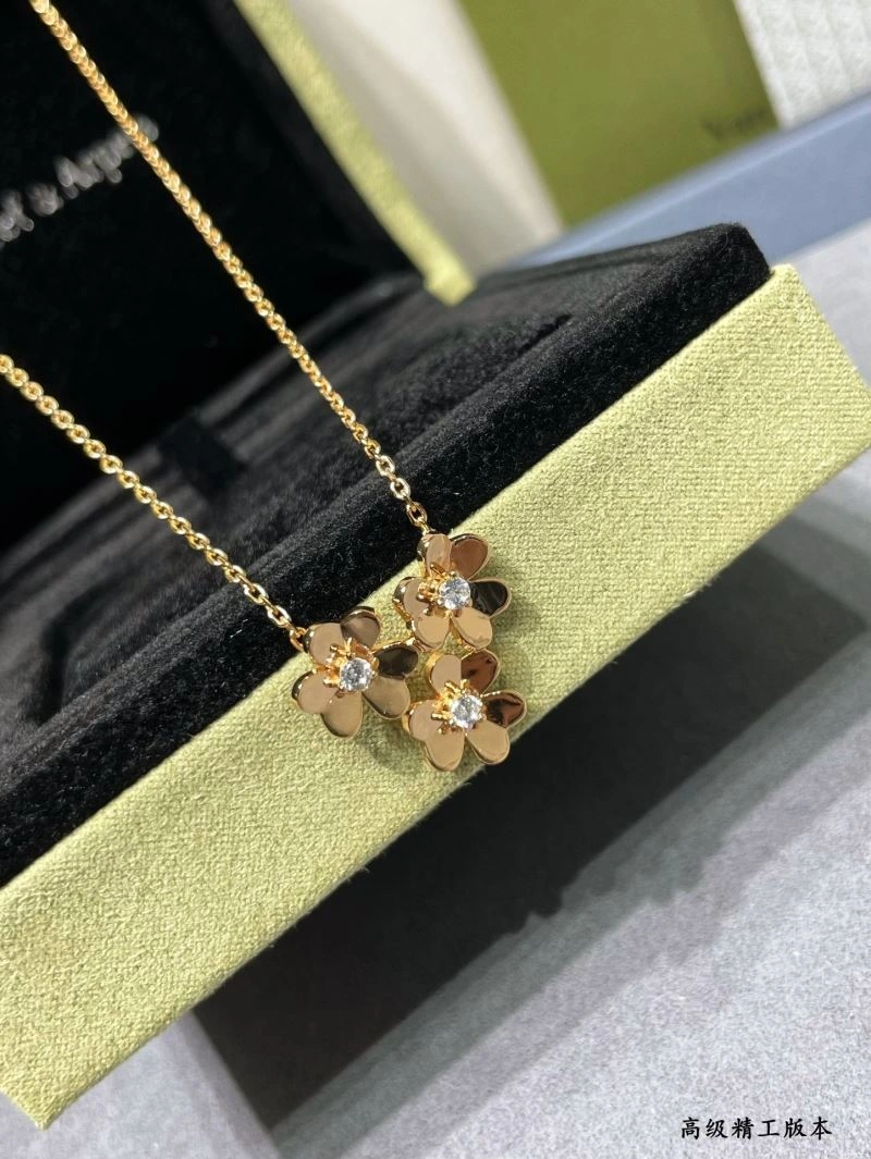Functional Vca Necklaces 254908