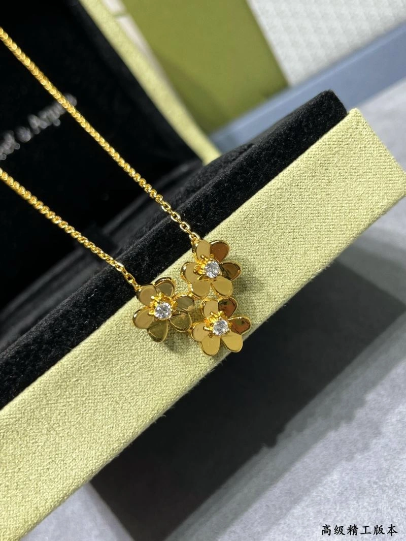 Functional Vca Necklaces 254908
