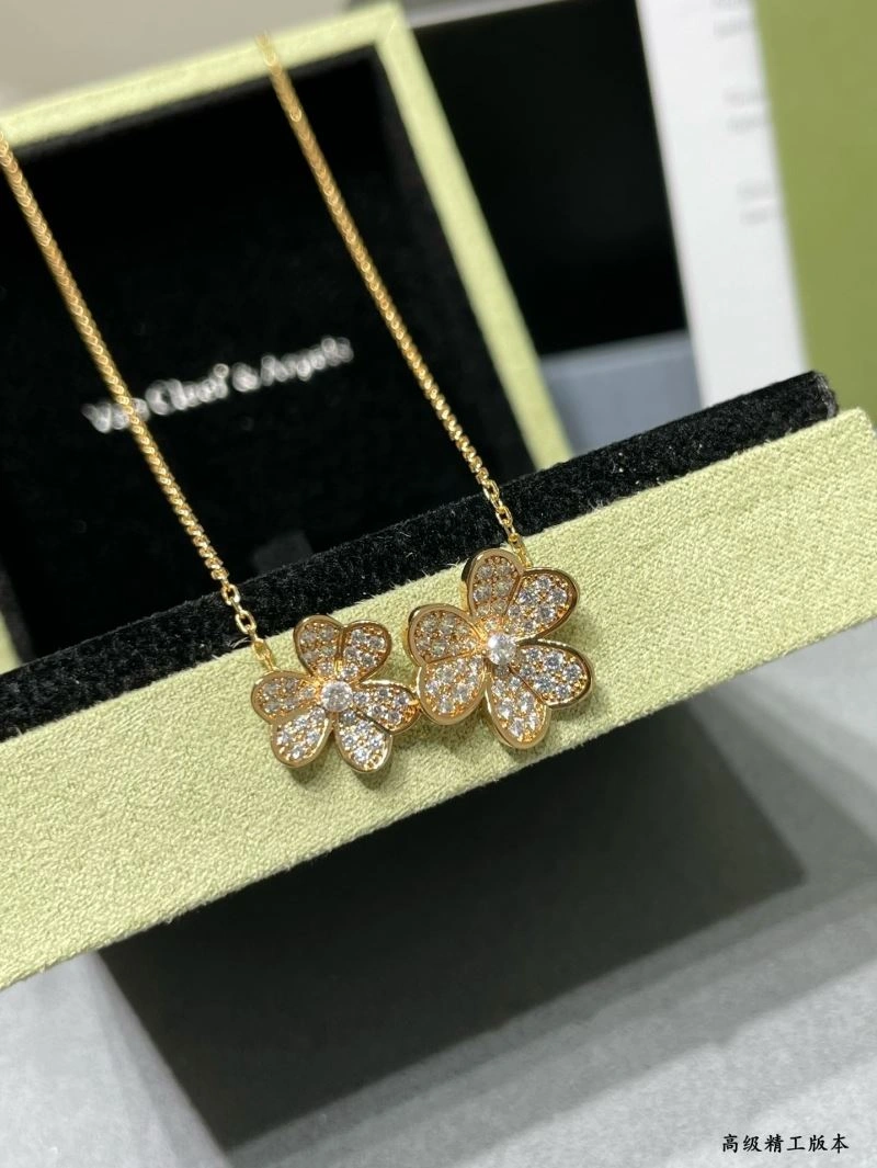 Vca Necklaces Vibrant 254903