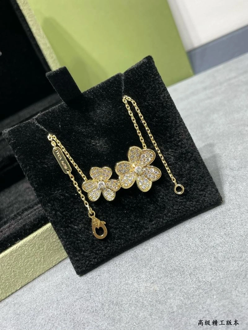 Vca Necklaces Vibrant 254903