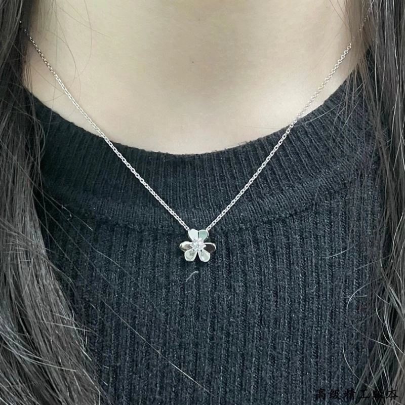 Tailored Vca Necklaces 254914