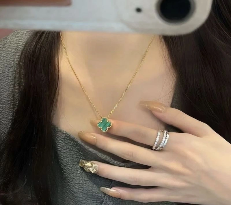 Vca Necklaces ModernLook 254923