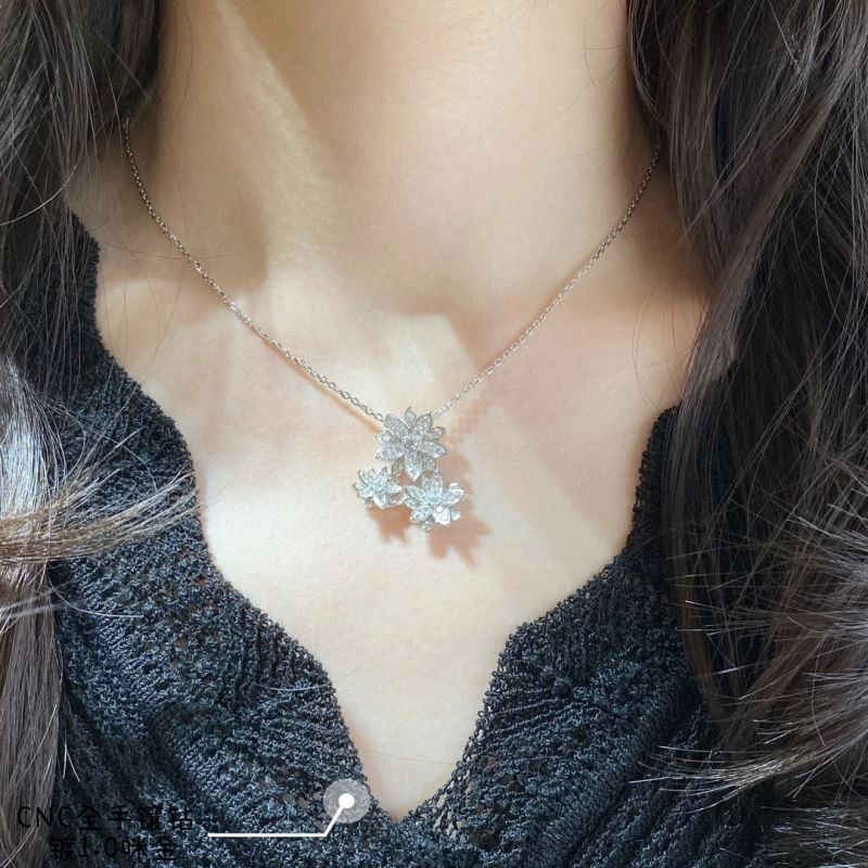 Refined Vca Necklaces 254902