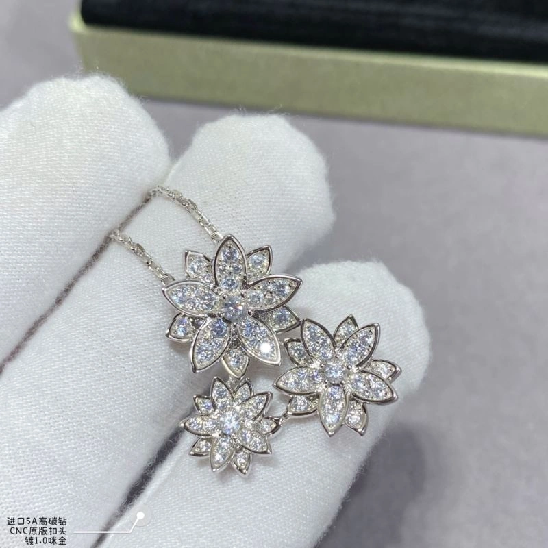 Refined Vca Necklaces 254902