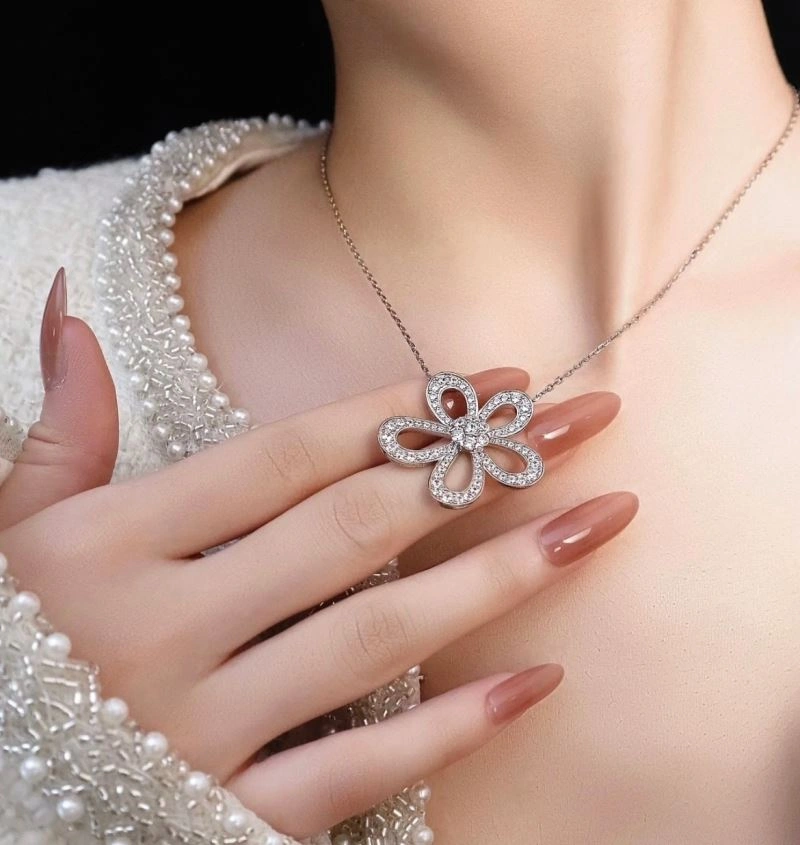 Vca Necklaces Sporty 254900