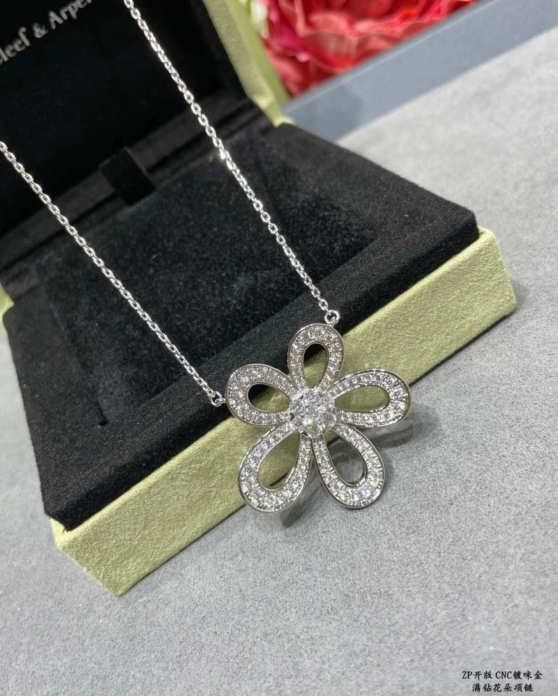 Vca Necklaces Sporty 254900