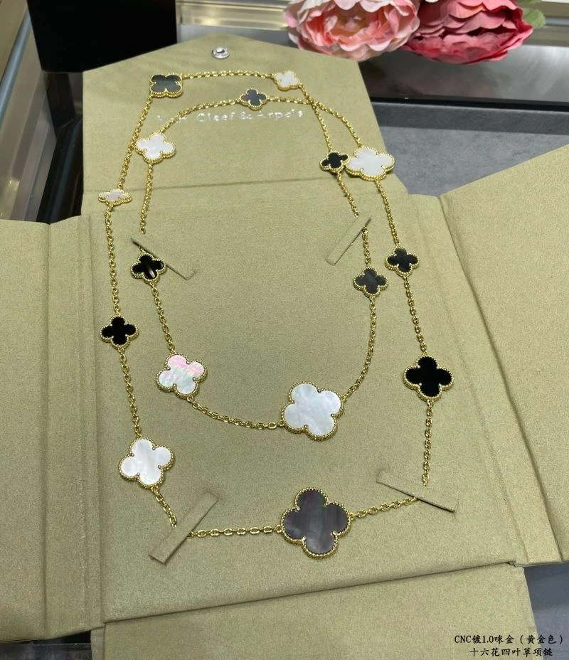 Vca Necklaces EyeCatching 254925