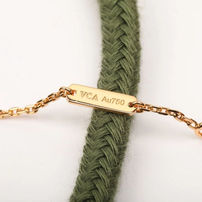Vca Necklaces Snug 254682