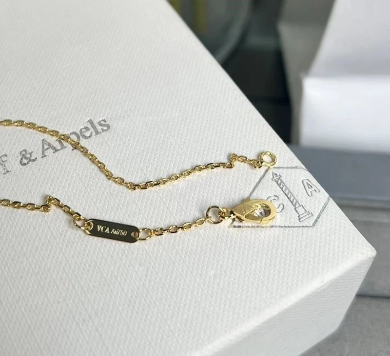 Vca Necklaces WaterResistant 254649