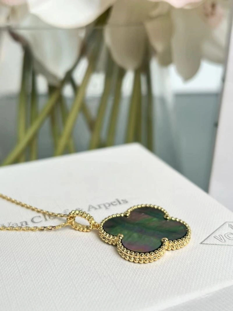 Lightweight Vca Necklaces 254667