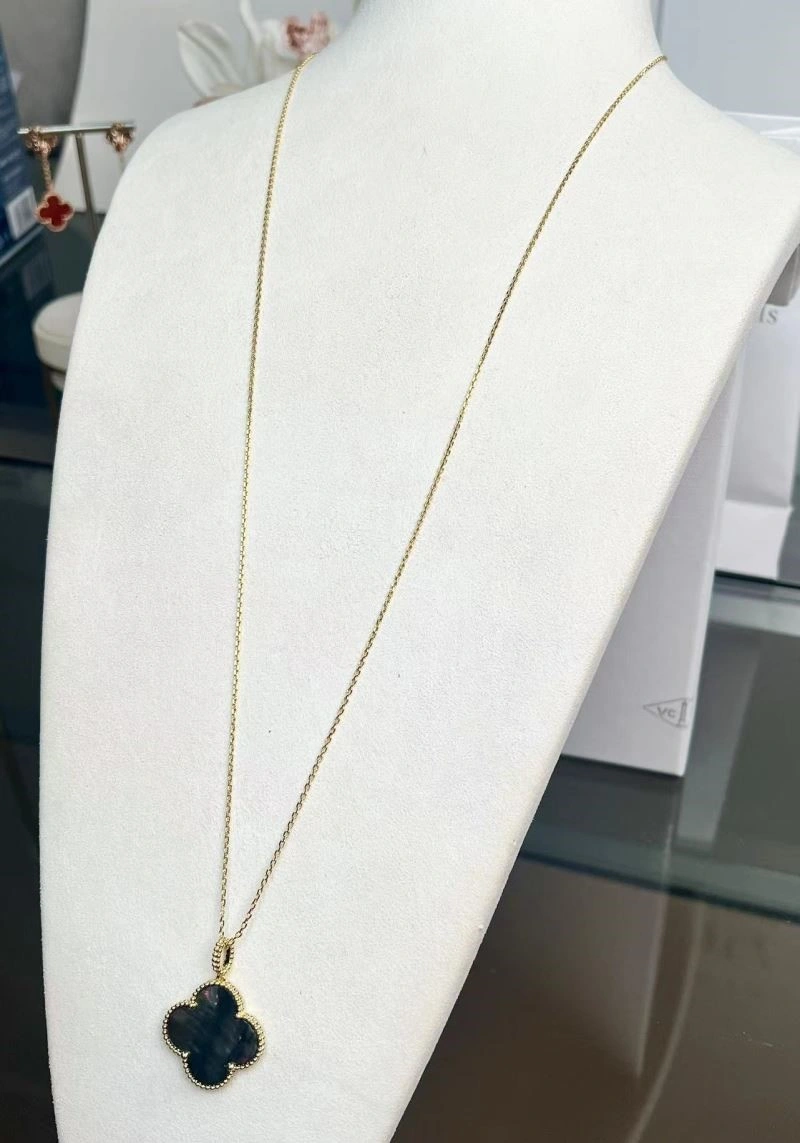 Lightweight Vca Necklaces 254667