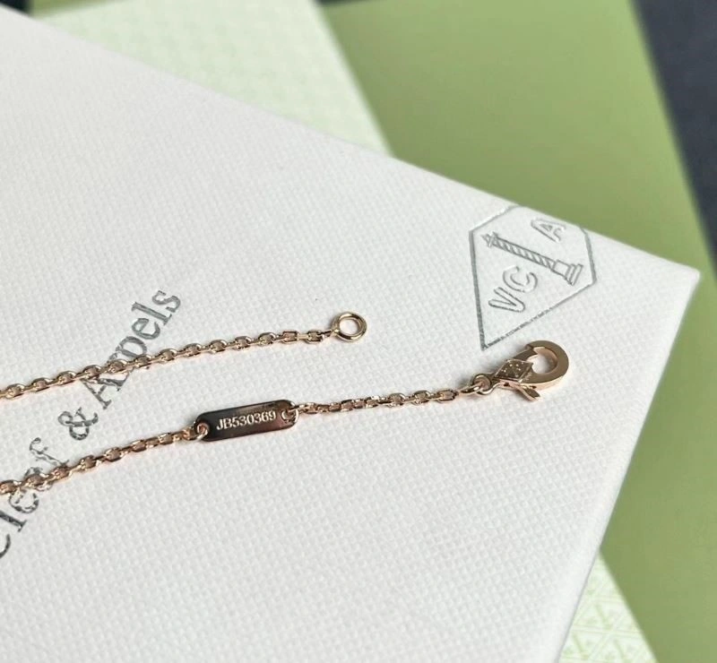 Vca Necklaces WrinkleFree 254671