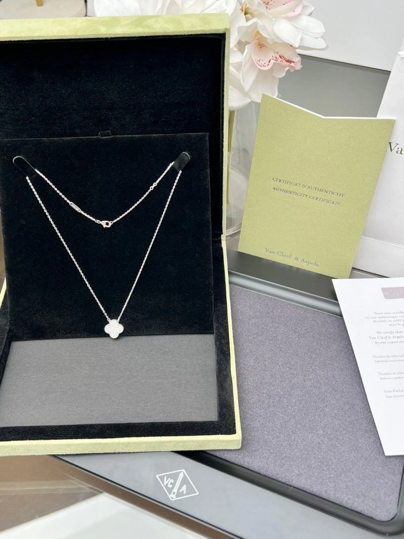 Vca Necklaces Lightweight 254654
