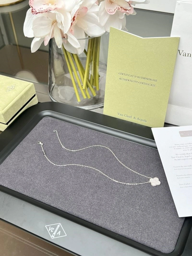 Vca Necklaces Lightweight 254654