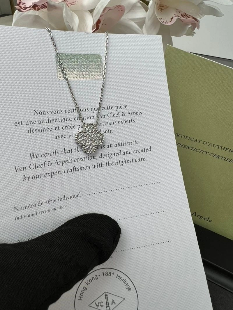 Vca Necklaces Lightweight 254654