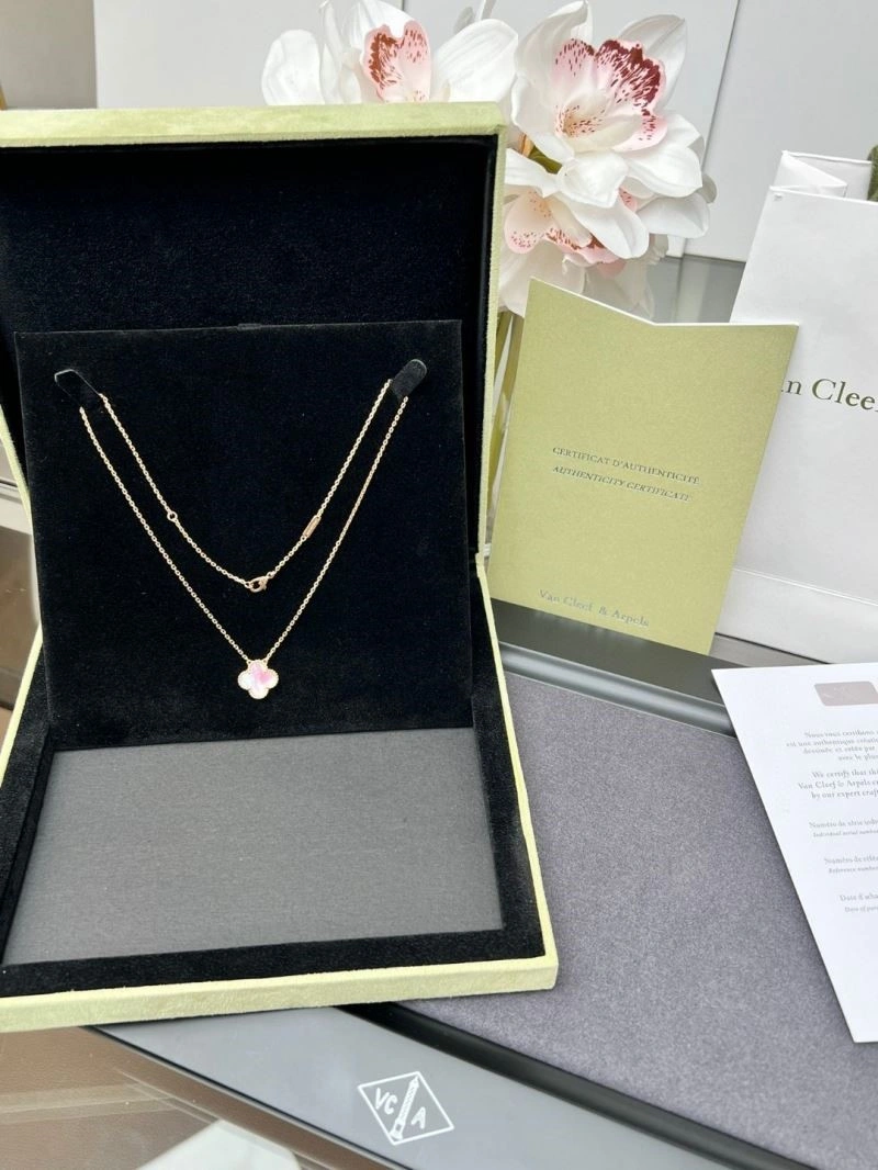 Sustainable Vca Necklaces 254660