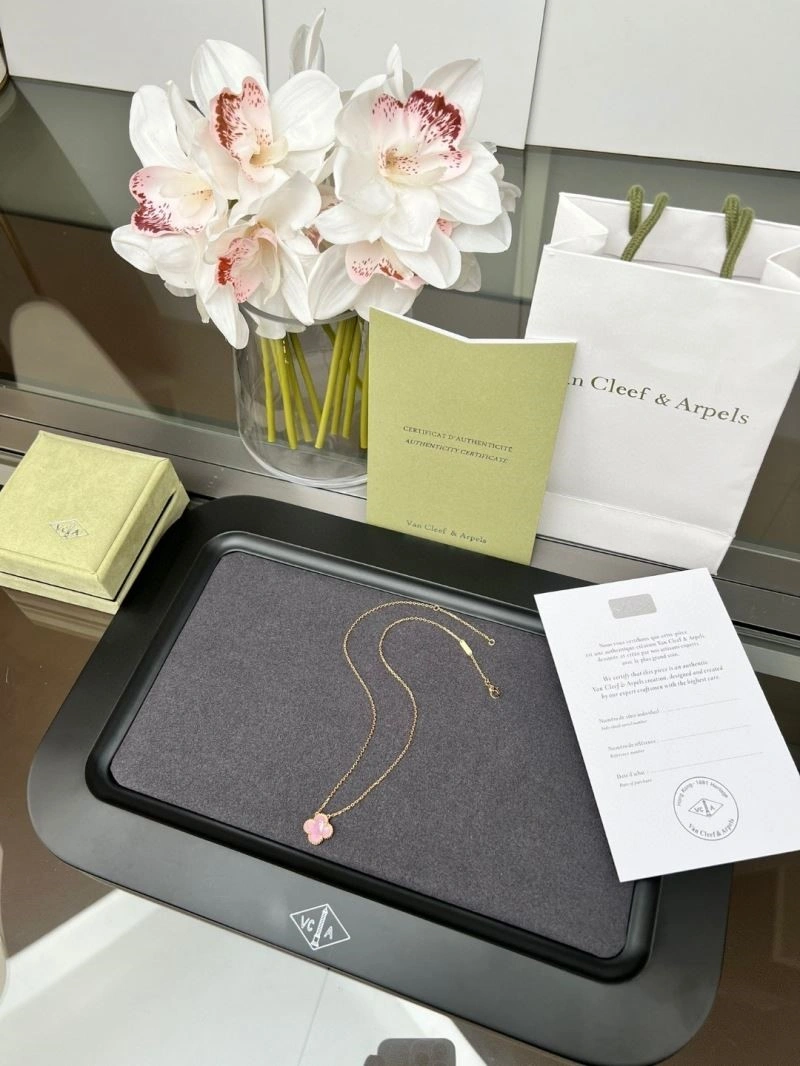 Sustainable Vca Necklaces 254660