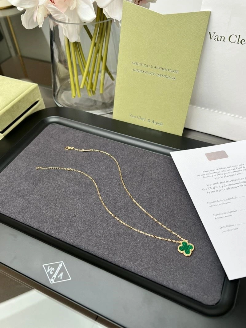Versatile Vca Necklaces 254648