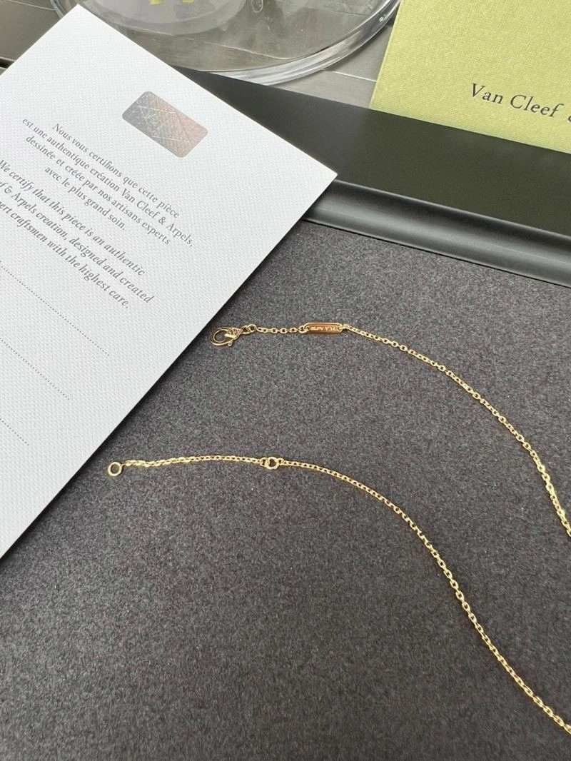 Versatile Vca Necklaces 254648