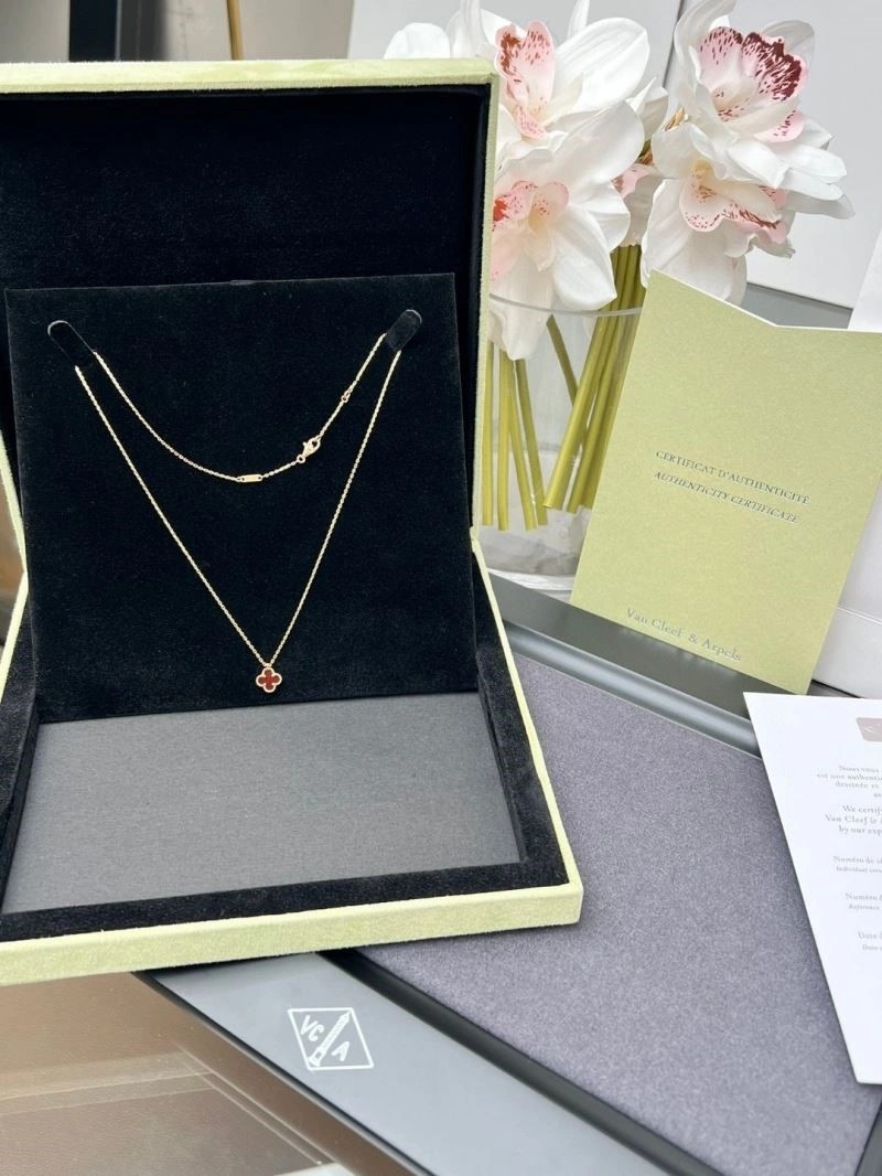 Supportive Vca Necklaces 254655