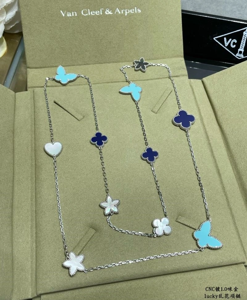 TravelReady Vca Necklaces 254666