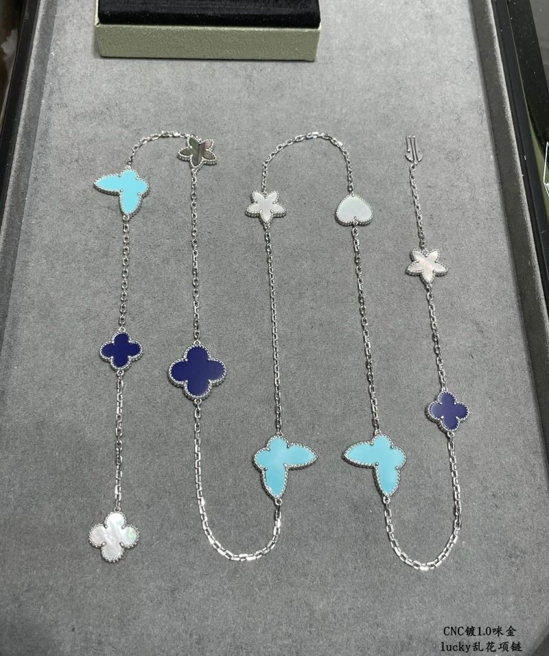 TravelReady Vca Necklaces 254666