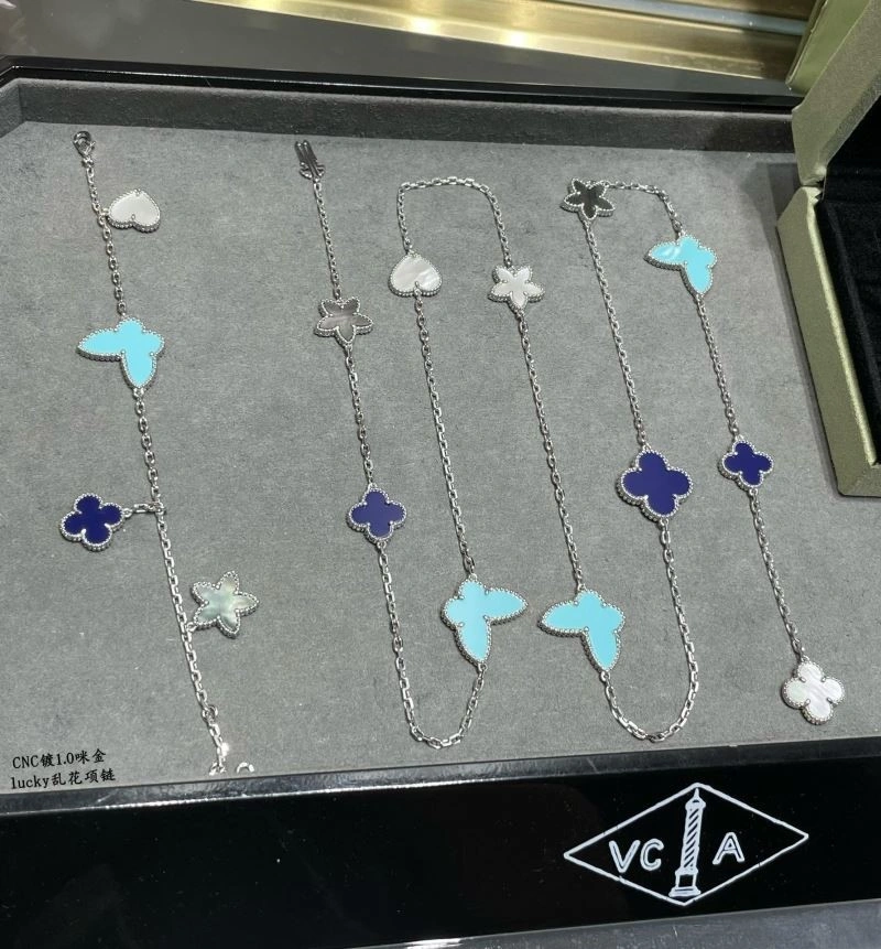 TravelReady Vca Necklaces 254666
