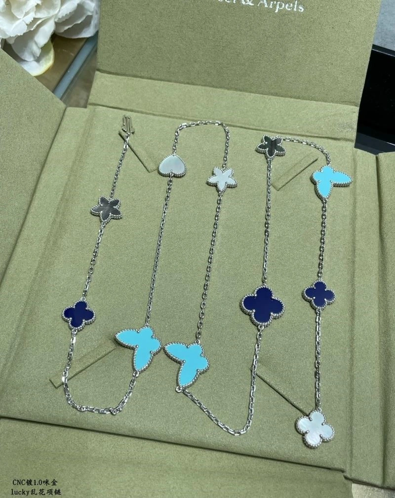 TravelReady Vca Necklaces 254666