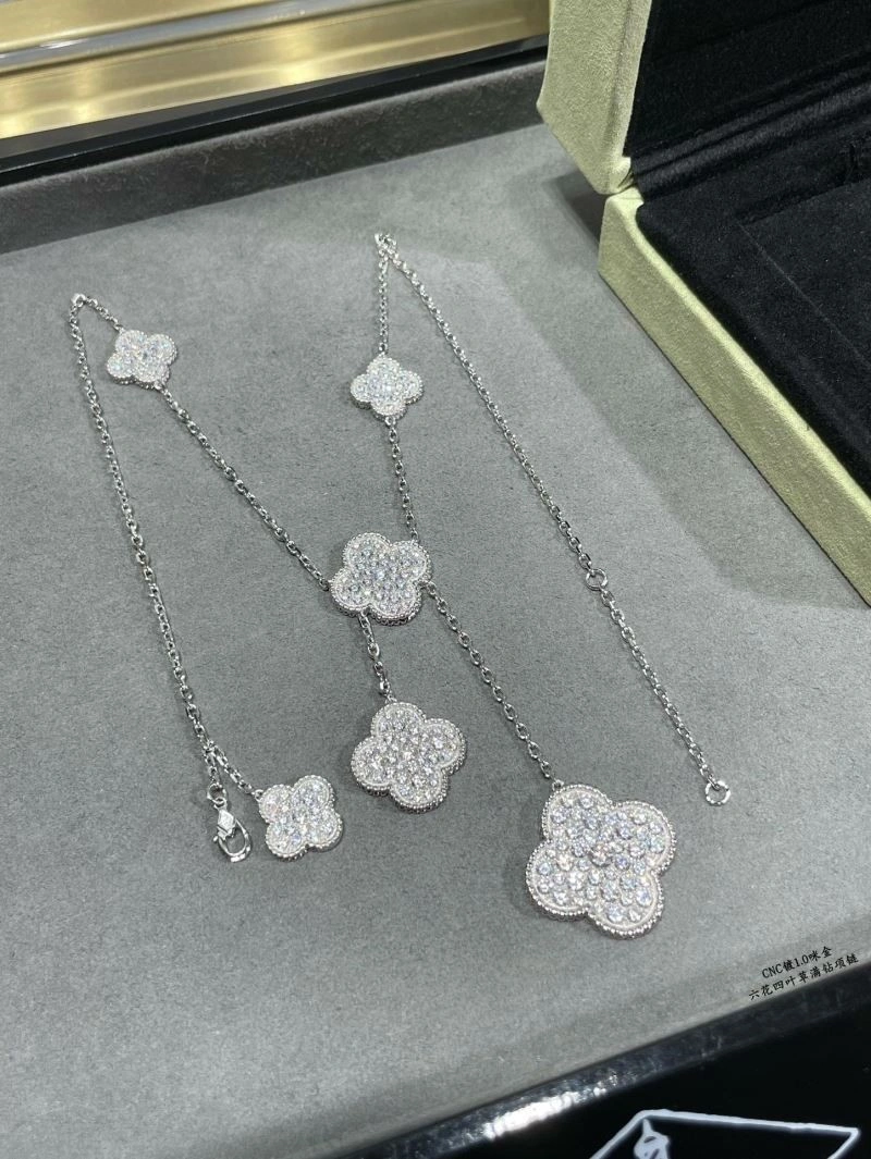 Vca Necklaces Snug 254662
