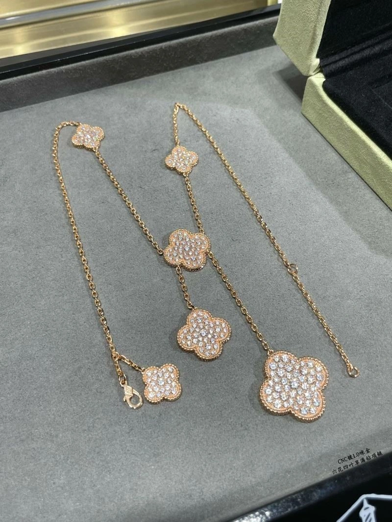 Vca Necklaces Snug 254662
