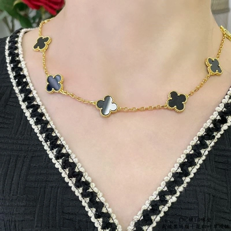 UrbanStyle Vca Necklaces 254679